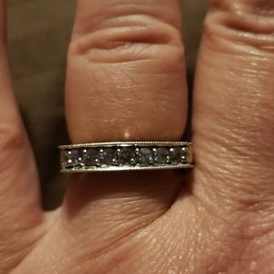14k white gold amethyst band